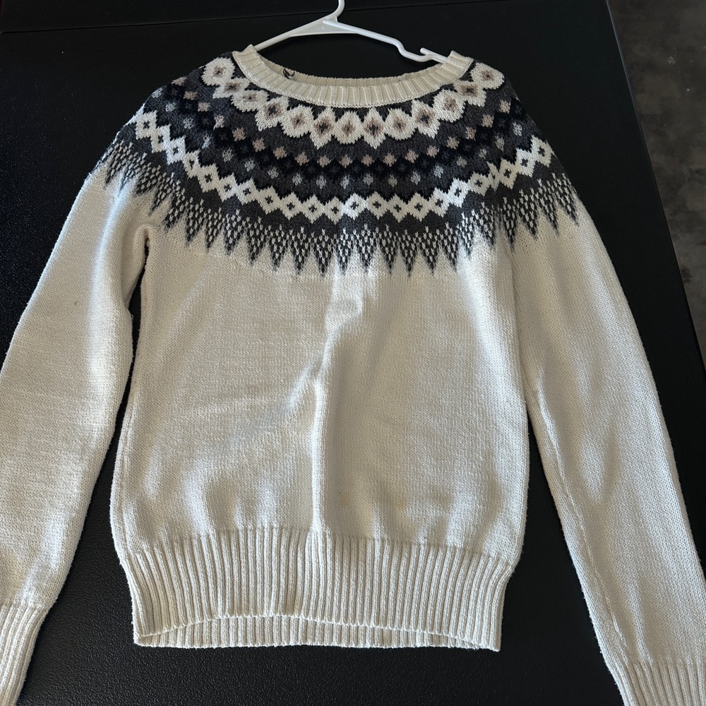 Old Navy Cream and Black Patterned Sweater